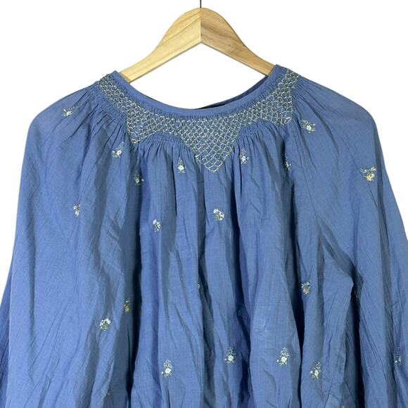 American Eagle Blouse Womens M Blue Embroidered Smocked Peasant 100% Cotton Boho - Picture 2 of 6